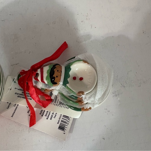 Holiday Time Christmas Elf Measuring Cups and Spoons. - Picture 6 of 9